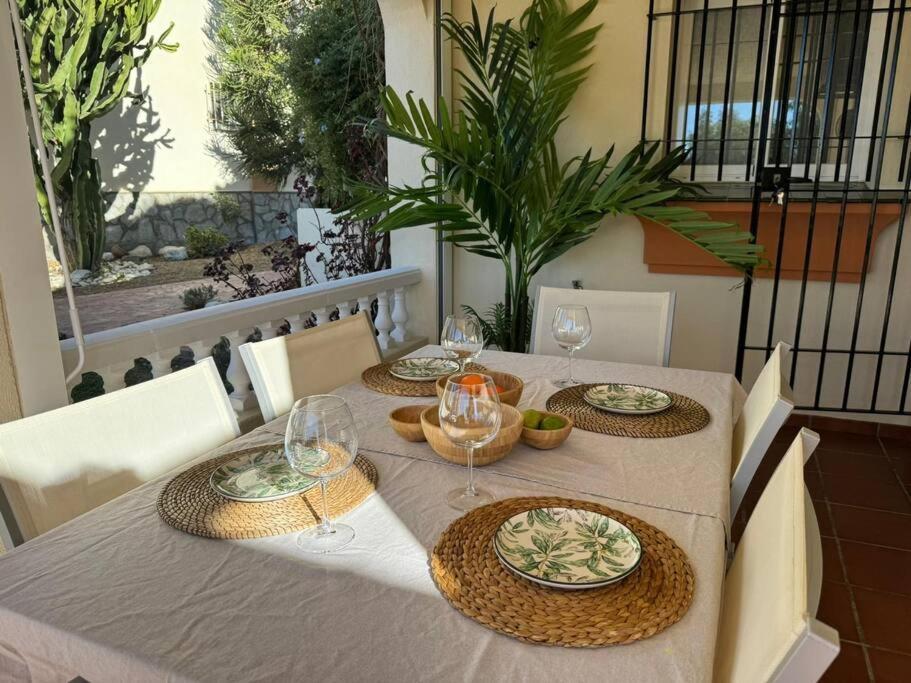 Nuevo Torrox Deluxe Beach & Piscina Eksteriør billede